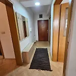 Lovely Square Purple Velvet 43 Macedonia Stree Скоп'є