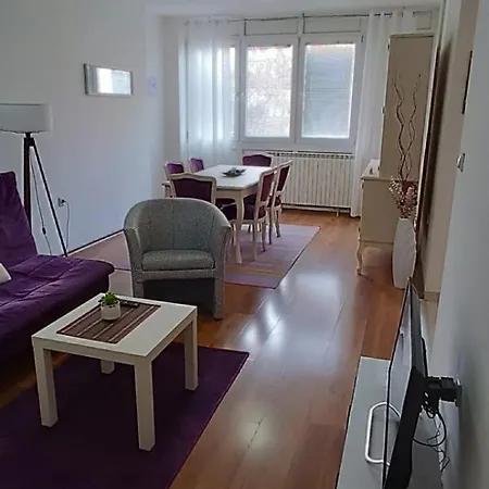 Lovely Square Purple Velvet Apartment *