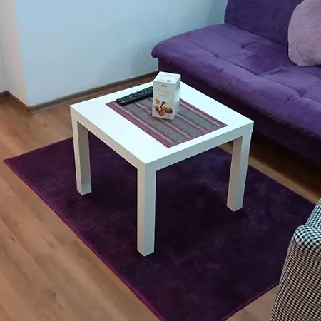 شقة Lovely Square Purple Velvet 43 Macedonia Stree