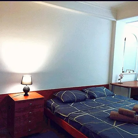 Apartment Lovely Square Purple Velvet Skopje