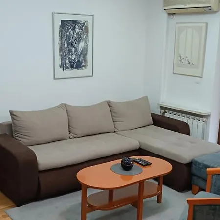 Apartment Lovely Square Purple Velvet 43 Macedonia Stree *