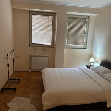 Lovely Square Purple Velvet Apartment