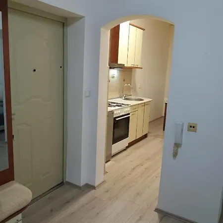 Apartment Lovely Square Purple Velvet 43 Macedonia Stree *