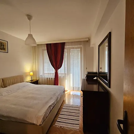 Lovely Square Purple Velvet Apartment