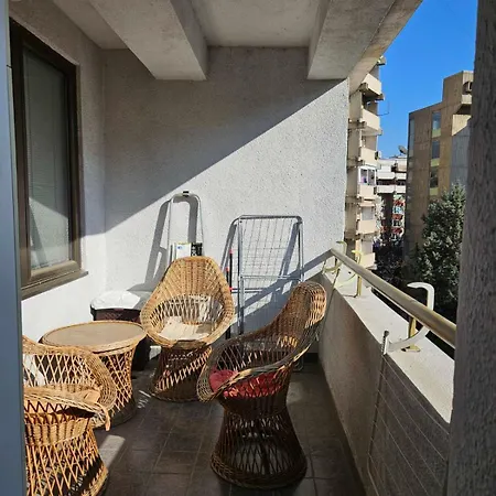 Lovely Square Purple Velvet Apartment Skopje
