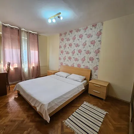 Lovely Square Purple Velvet 43 Macedonia Stree Skopje