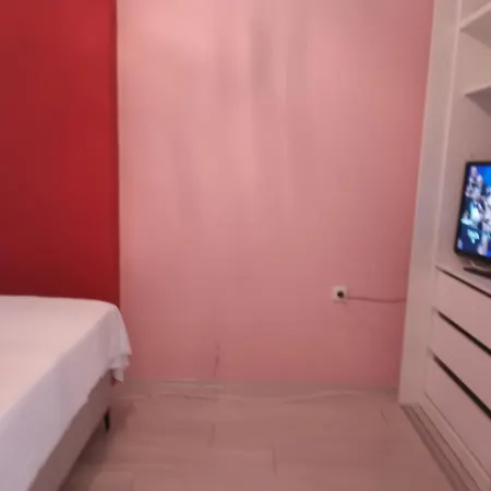 Apartment Lovely Square Purple Velvet 43 Macedonia Stree *