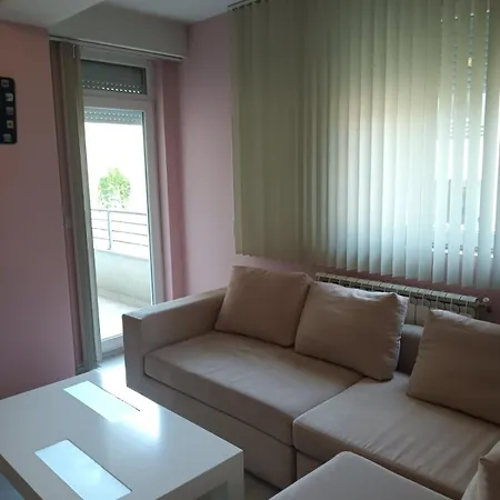 Lovely Square Purple Velvet 43 Macedonia Stree Apartment *
