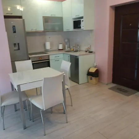 Lovely Square Purple Velvet 43 Macedonia Stree Apartment Skopje