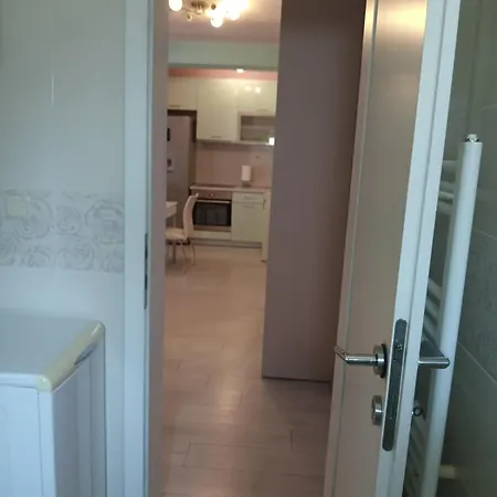 Apartment Lovely Square Purple Velvet 43 Macedonia Stree Skopje