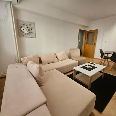 Lovely Square Purple Velvet 43 Macedonia Stree Appartement *