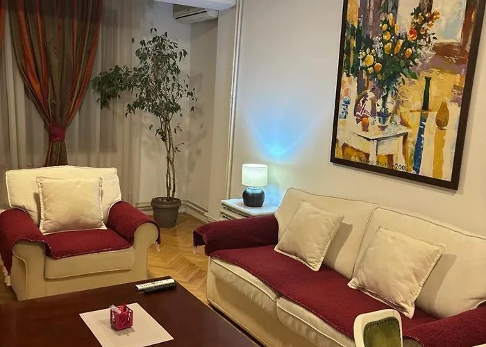 Lovely Square Purple Velvet 43 Macedonia Stree * Skopje