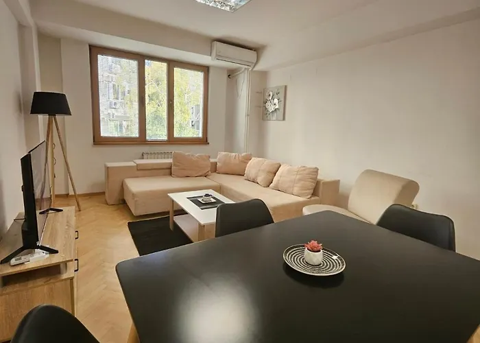 Lovely Square Purple Velvet 43 Macedonia Stree